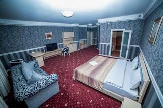 Отель Hotel Orto Asia Ош Двухместный номер с 1 кроватью или 2 отдельными кроватями (для 1-2 взрослых)-5