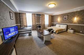 Отель Hotel Orto Asia Ош Двухместный номер с 1 кроватью или 2 отдельными кроватями (для 1-2 взрослых)-9